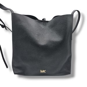Michael Kors Junie Pebbled Leather Messenger Bag Black